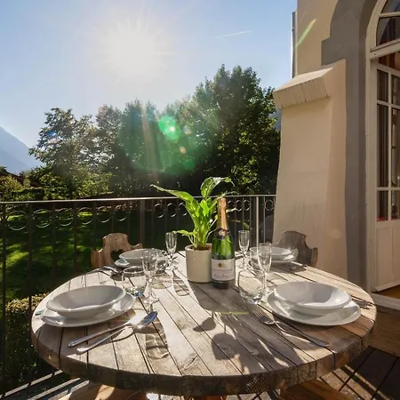 Sleeps 6 *